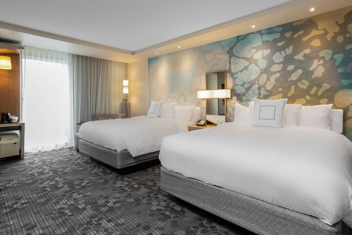 Room 13 of 19