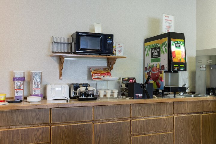 Breakfast/Coffee Service 40 of 42