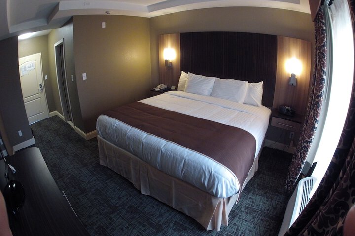 Room 17 of 32