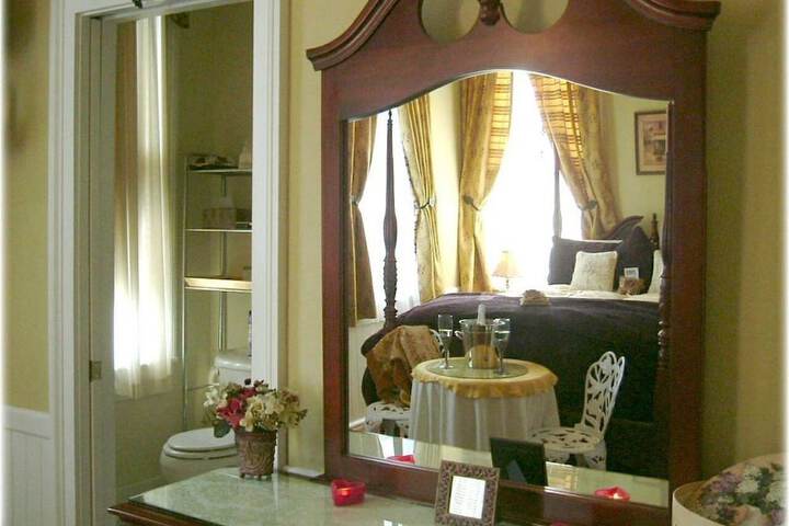 Room 22 of 28