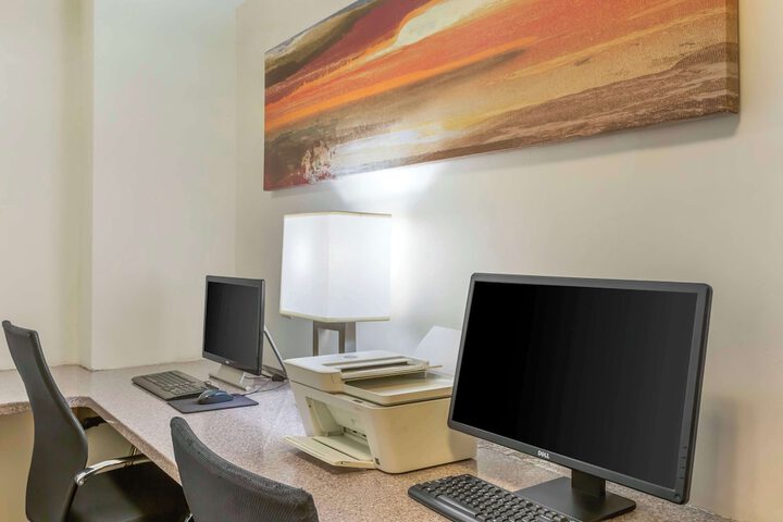 Business Center 33 of 34