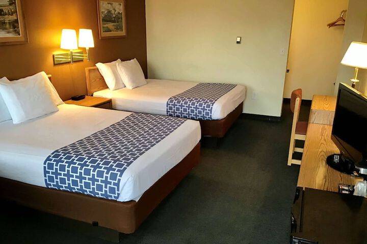 Room 6 of 15