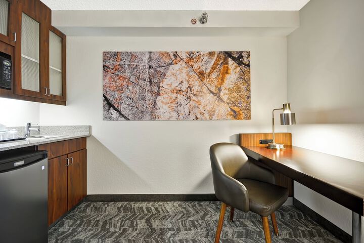 Room 10 of 26