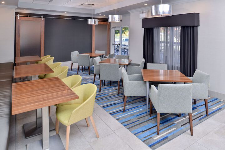 Holiday Inn Express St. Louis West - OFallon by IHG
