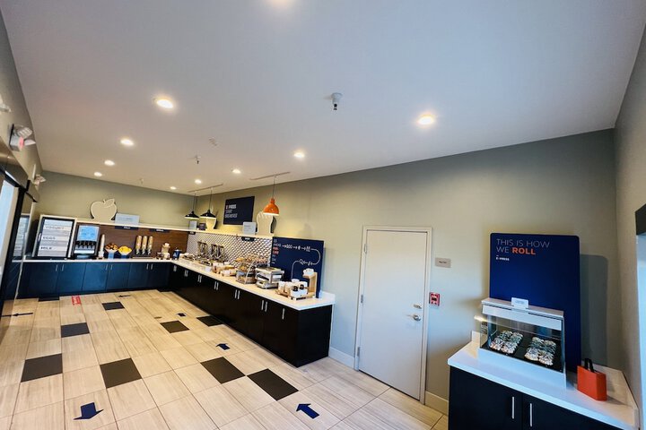 Holiday Inn Express & Suites Salinas by IHG