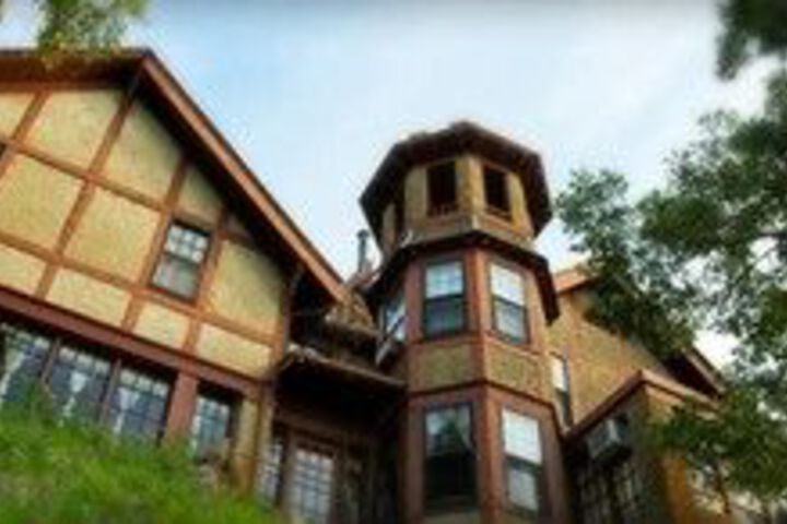 Spicer Castle Inn & Restaurant