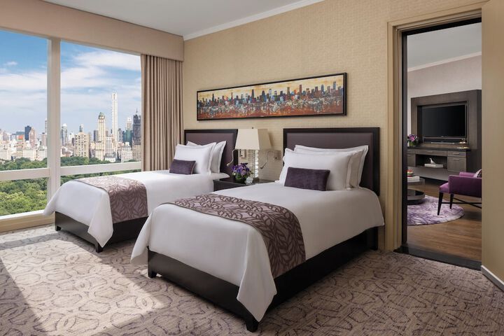 Room 35 of 104