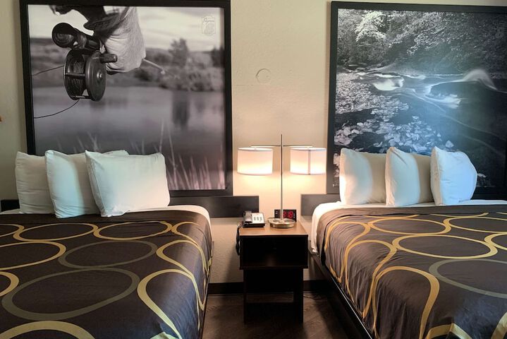 Room 12 of 18