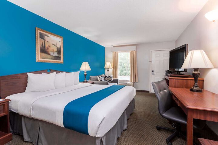 Room 7 of 15