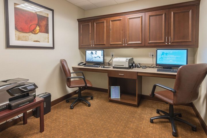 Business Center 46 of 49