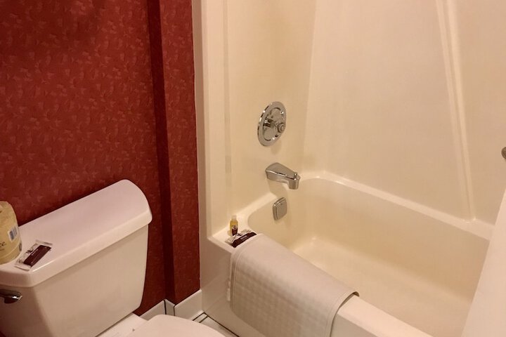 Room 52 of 67