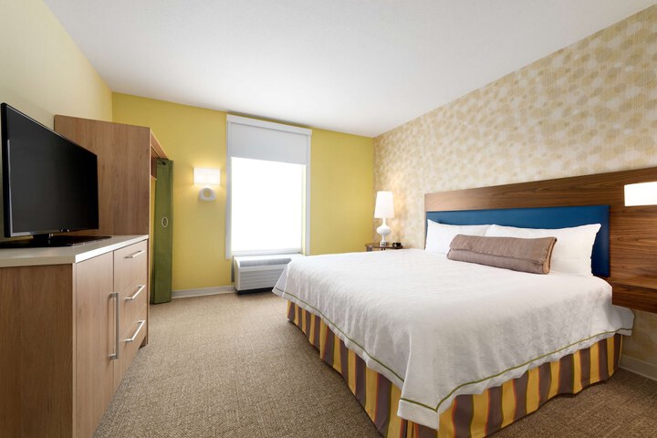 Room 12 of 32