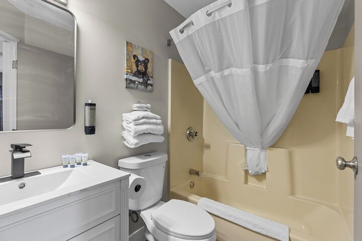 Nisswa Hotel and Suites