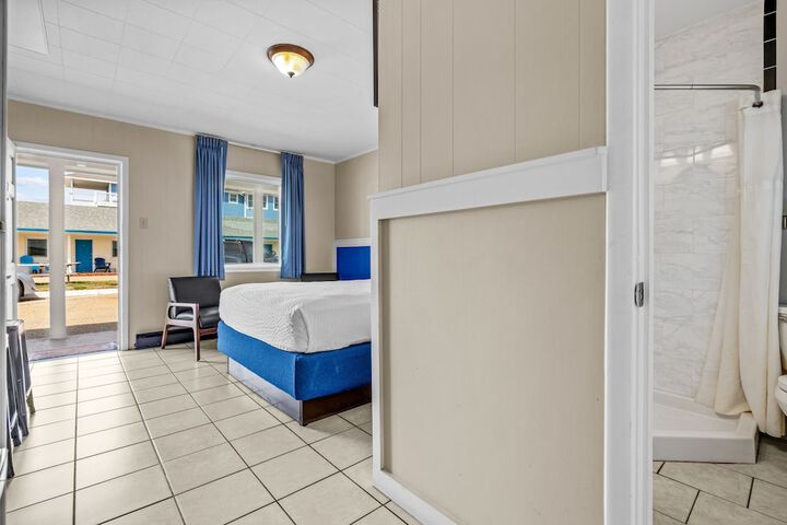 Dolphin Oceanfront Motel