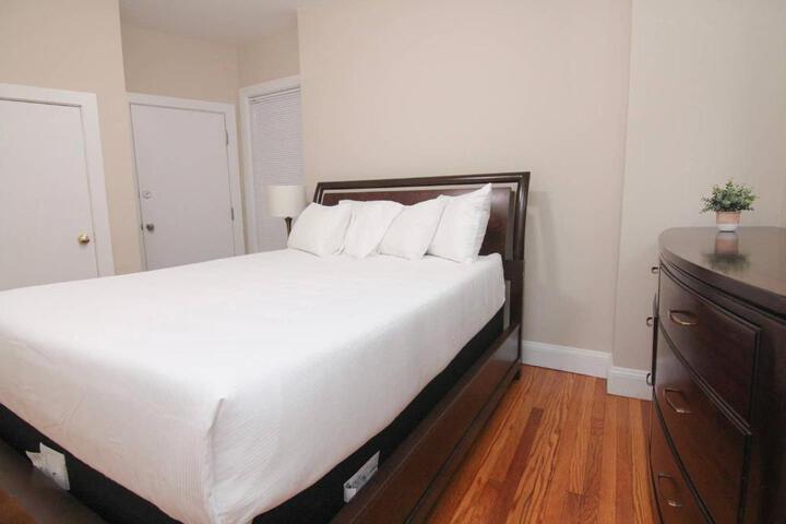 Luxury 3 Bedroom 20 min to Boston, 15min Encore