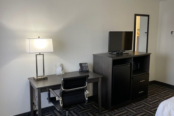 Room 14 of 40
