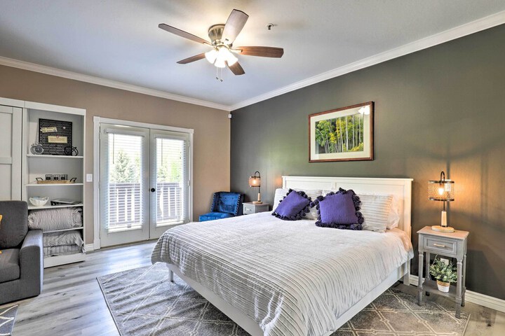 Peaceful Midway Studio w / Mountain + Golf Views!