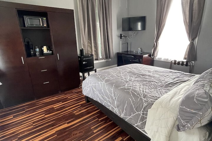 Room 67 of 171