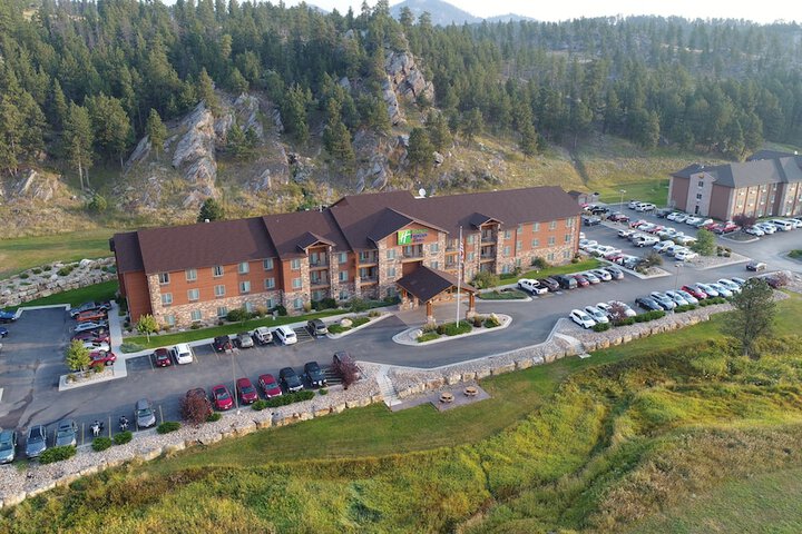 Holiday Inn Express Hotel & Suites Custer by IHG