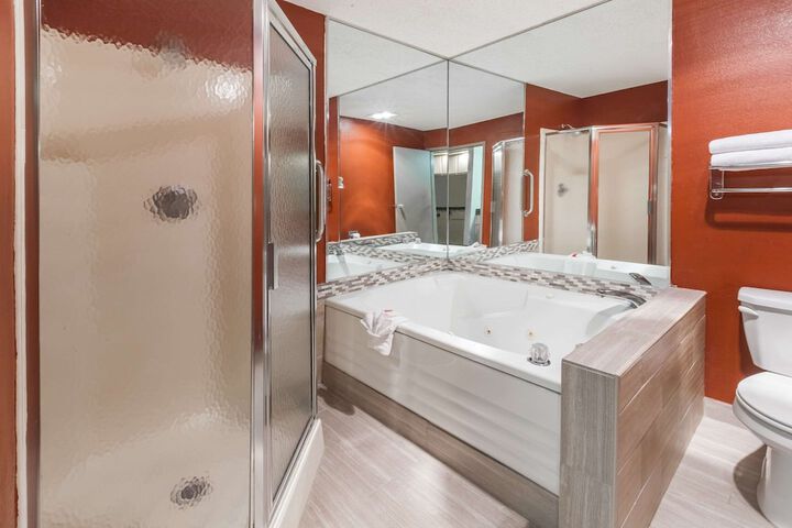 Room 12 of 17