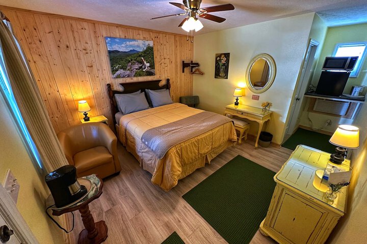 Room 15 of 21