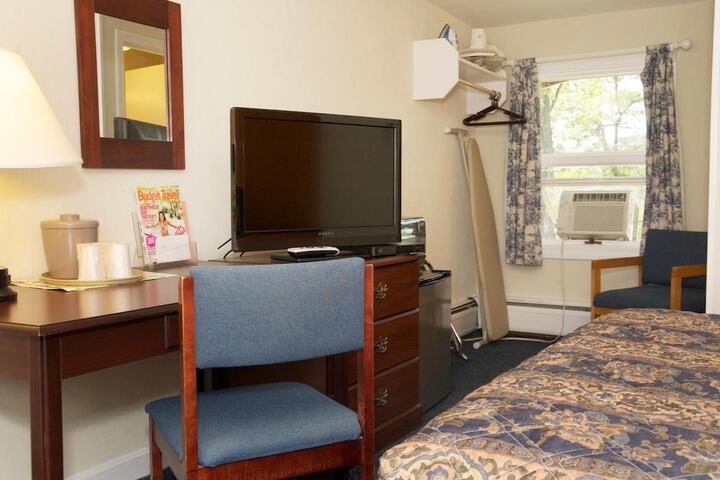 Room 12 of 40