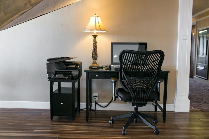 Business Center 35 of 36
