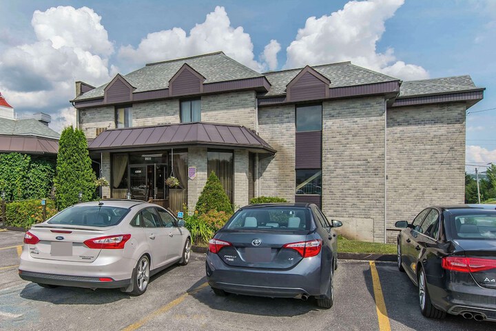 Quality Hotel & Suites