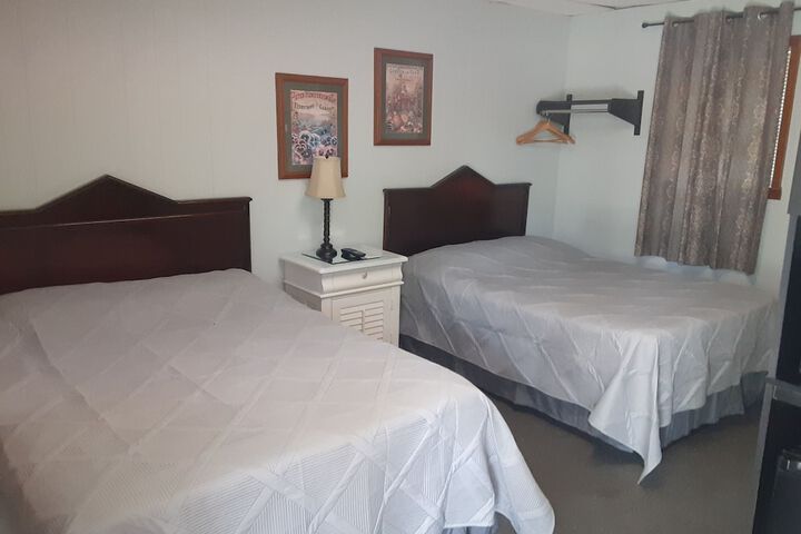 Room 11 of 11