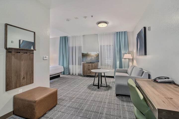 Staybridge Suites University Area by IHG