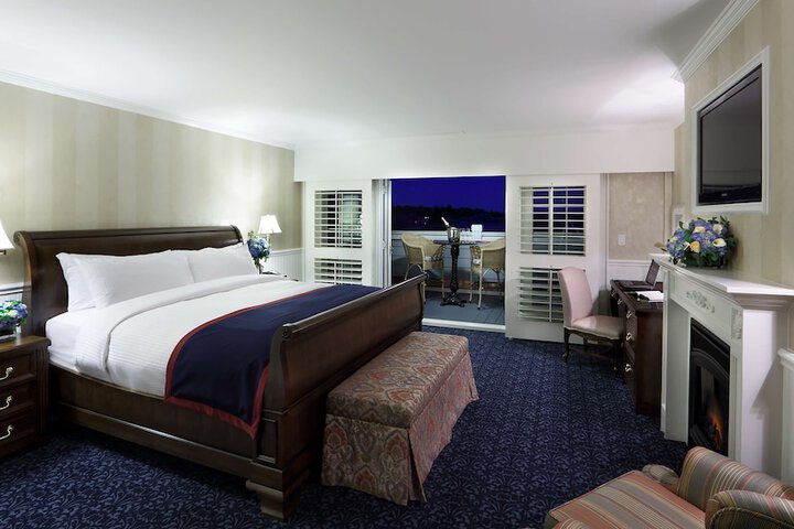 Room 70 of 106