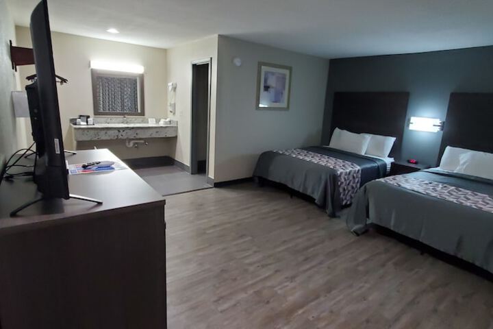 Room 14 of 27