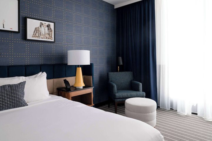 Room 28 of 90