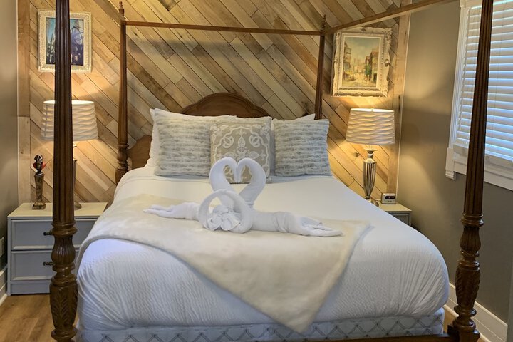 Peace & Plenty Inn Bed & Breakfast