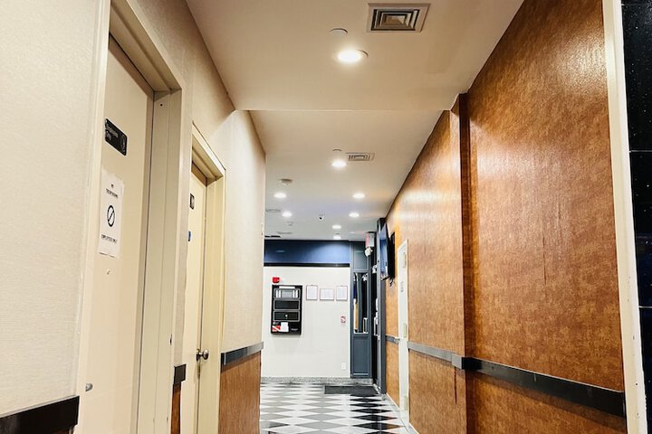Hotel Key LaGuardia Airport
