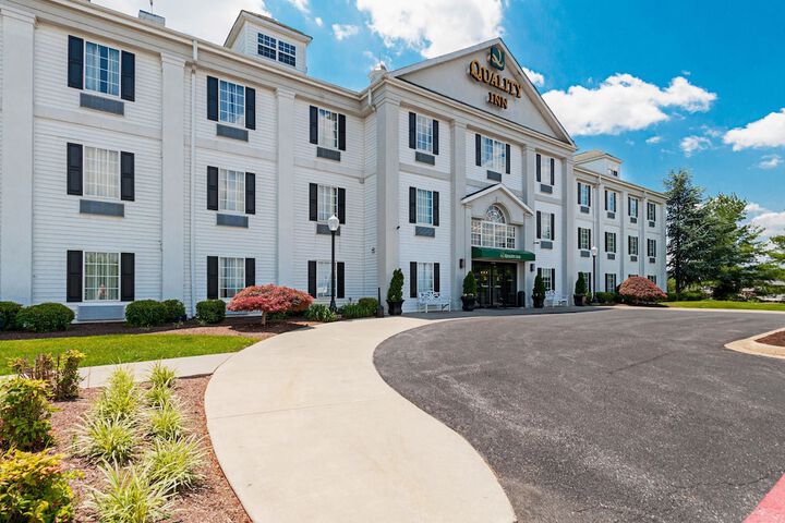 Hotel 2 of 49