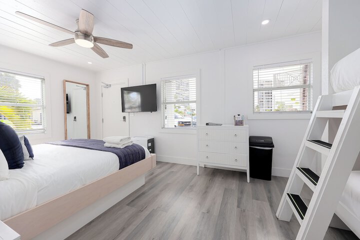 Siesta Key Beach Resort and Suites