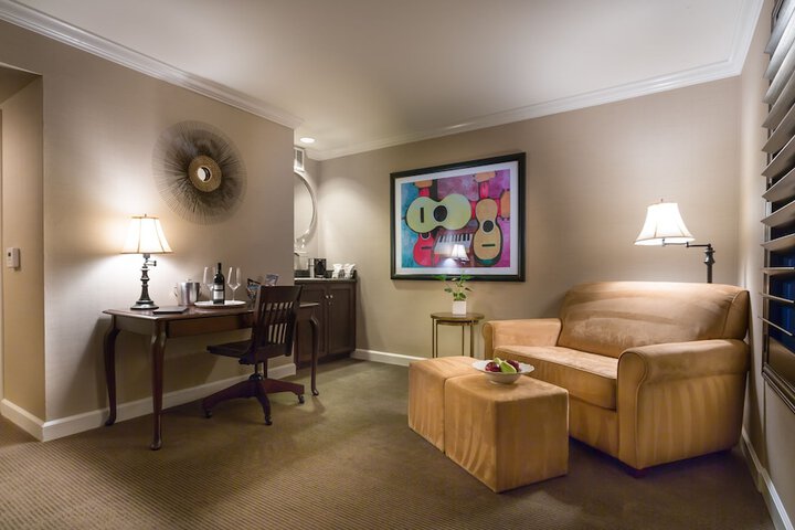 Room 14 of 38