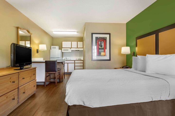 Room 14 of 33