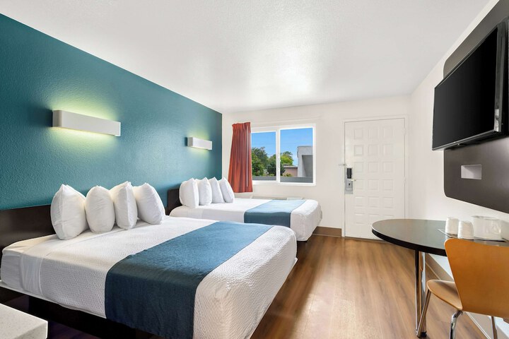 Room 14 of 20