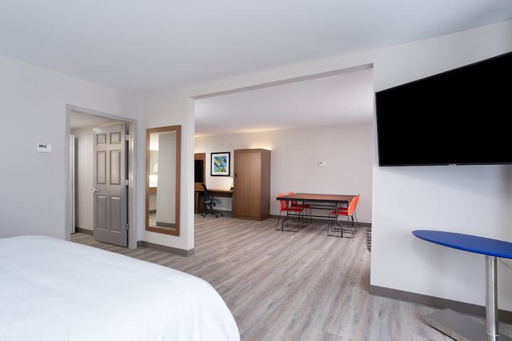 Room 17 of 44
