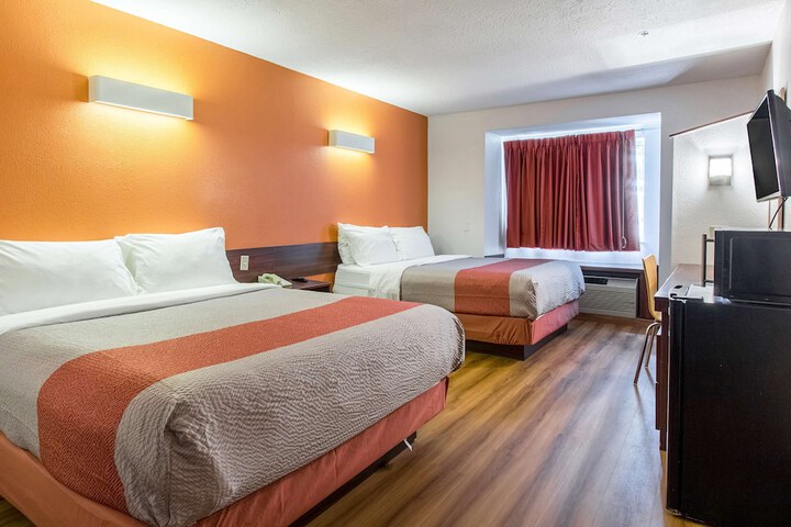 Room 20 of 33