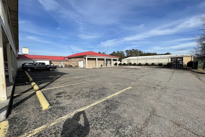 COVERED BRIDGE INN & SUITES
