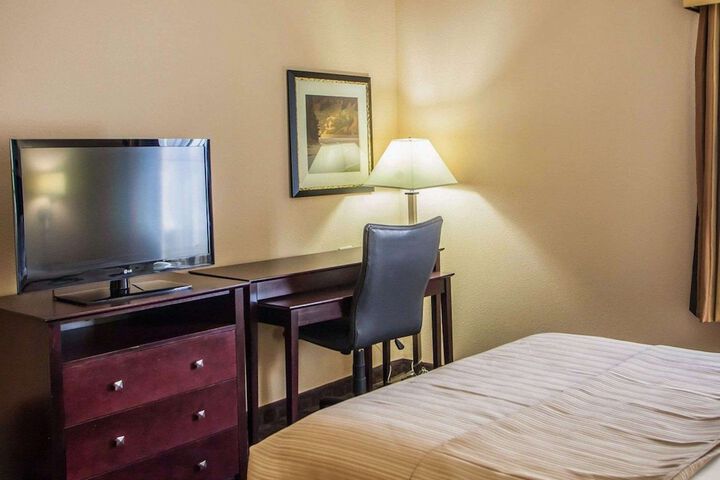 Quality Inn & Suites Peoria North