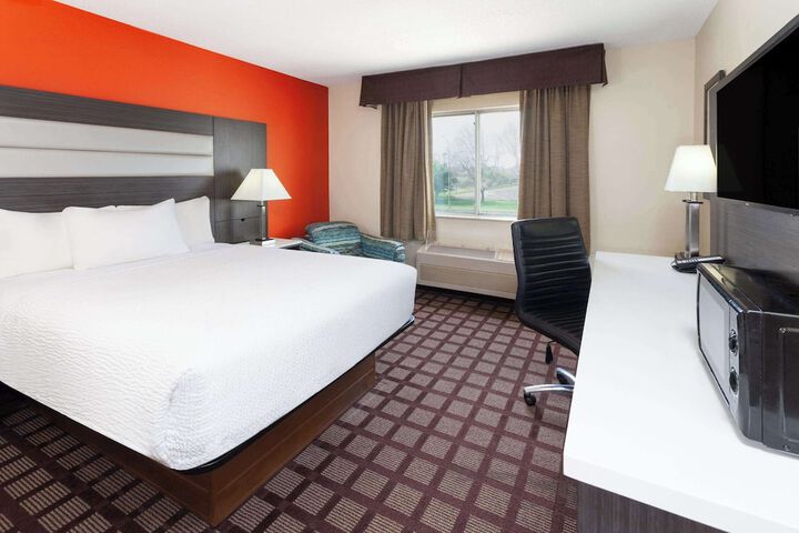 AmericInn by Wyndham Hudson