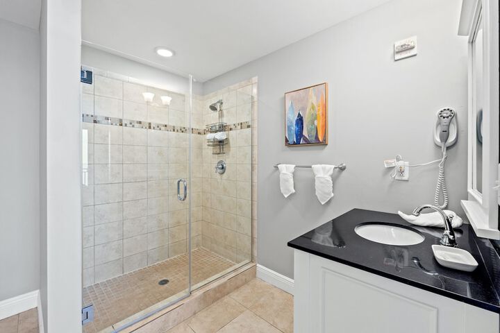 Room 185 of 284