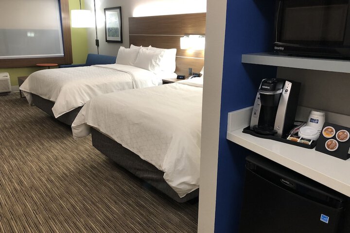 Holiday Inn Express & Suites Racine by IHG