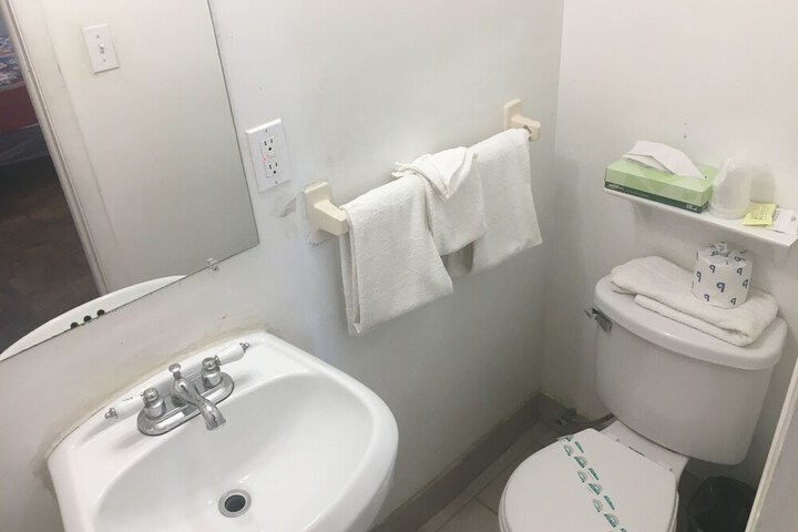 Room 10 of 26