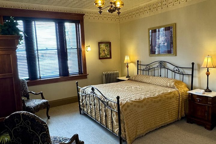 Room 33 of 67