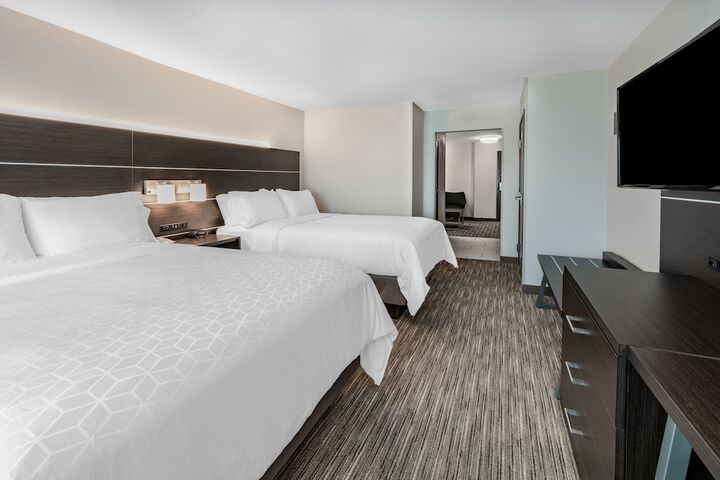 Room 25 of 47